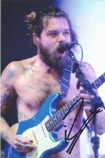 BIFFY CLYRO: SIMON NEIL SIGNED 6x4 ACTION PHOTO+COA *PUZZLE*MOUNTAINS* **PROOF**
