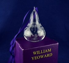 WILLIAM YEOWARD Crystal PEAR Christmas Cut Garland Star Ornament - Boxed