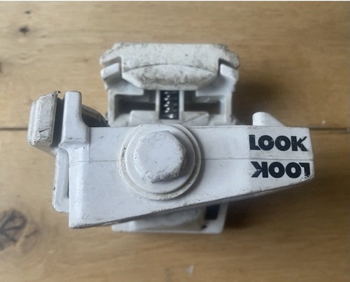 Road pedals look - road,