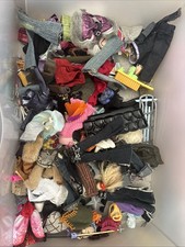 Random 3x clothes Bratz Dolls