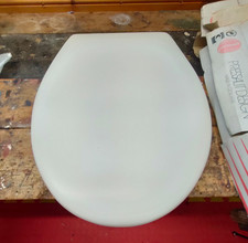 VILLEROY & BOCH SCANDINAVIAN TOILET SEAT JASMINE