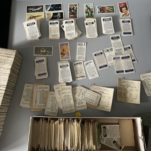 Job lot 200 brooke bond - , 200+