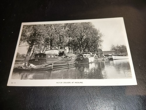 Motor cruisers moored - motor,