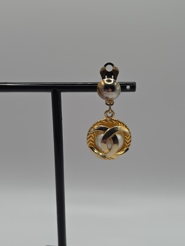 Authentic chanel pearl button - authentic,