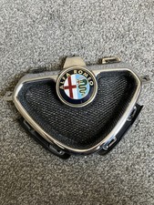 Alfa Romeo GTV/Spider 916 Phase 2 Grille Excellent Badge