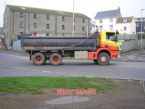 Photo tipper lorry - , owned