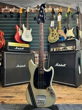 Squier Mikey Way Mustang Bass