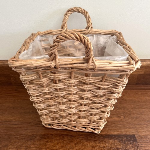 Square wicker basket - , (twisted)