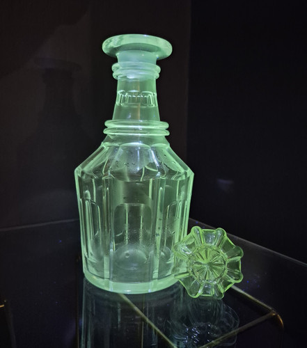 Vintage green glass decorative - green,
