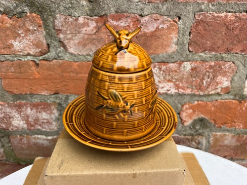 Vintage old shop - stock,, honey