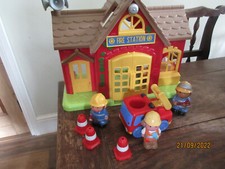 ELC HAPPYLAND SOUND FIRESTATION,MOVE PARTS SIREN FIREENGINE PLAYFIGURE WORK CONE