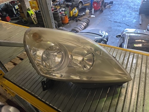 Vauxhall zafira headlight - vauxhall, b