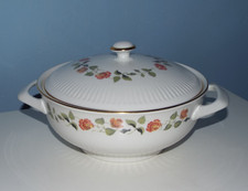 Wedgwood India Rose Bone China Covered Vegetable Serving Dish Tableware