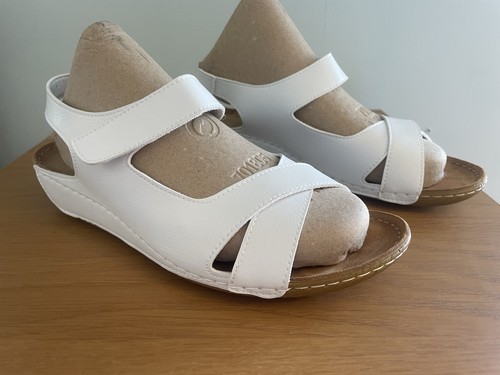 Pavers women sandals size 6 - pavers, women's