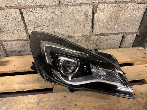 Vauxhall insignia driver - vauxhall, side