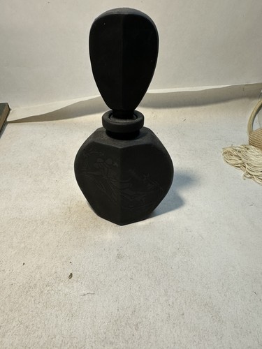 Vintage black glass - black,