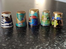 5 x VINTAGE DECORATED CLOISSONNE STYLE METAL THIMBLES