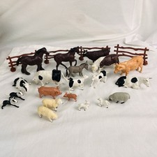 Vintage Britains Farm Animals Bundle Of 20 Figures & 4 Fencing 70s/80s Cows Pigs