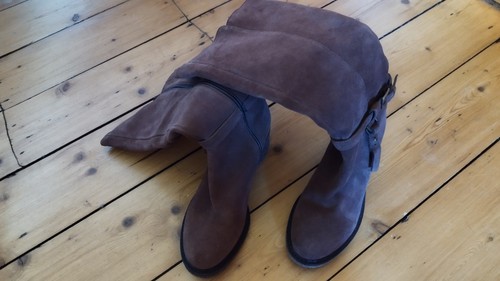 Chocolate brown suede - suede, block