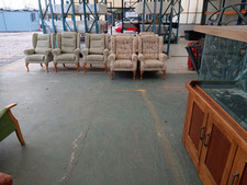 LIFELOOK Wing Back Armchair Retro Velvet Upholstered Queen Anne Accent Tub Chair