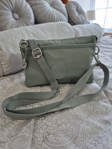 Lovely kipling pale green - pale,