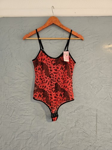 Black and red leopard print - red,