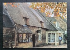 Vintage Postcard Unused Thatched Cottage Broadway Worcestershire England