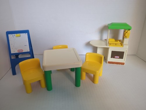Vtg little tikes dollhouse - little,