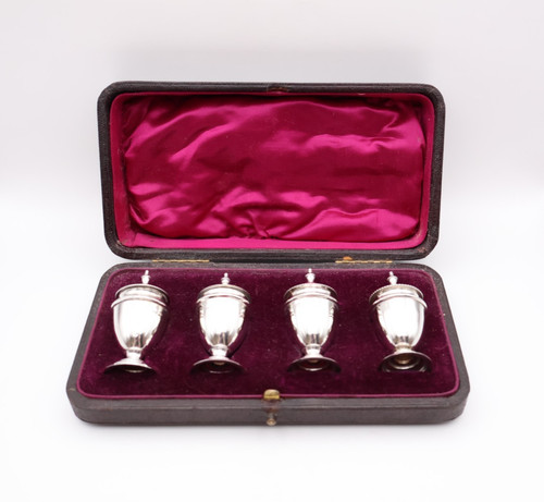Lovely antique boxed silver - antique,