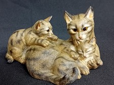 Leonardo Collection 'Cat With Kittens' Figurine. 2007. 5.5" Wide. 3.5" Tall. GC.