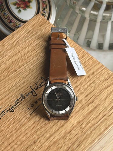 Universal geneve polerouter - geneve,