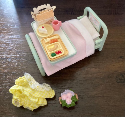 Sylvanian families hospital - families,