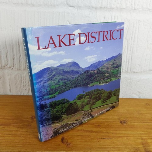 Lake district lucinda - —,