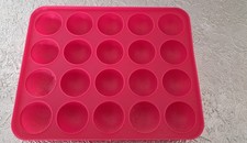 Pink Silicone Baking Pan Mould for Mini Muffins, cupcakes, or cake pops.