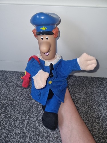 Postman pat vinyl headed - pat,