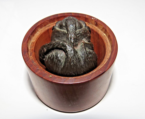 Miniature bronze door mouse - door, in