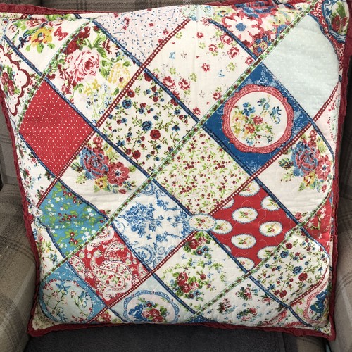 Pretty cushion - pretty,