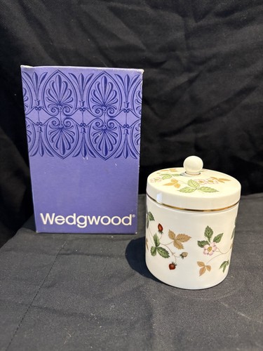 Wedgwood wild strawberry - wedgwood, "wild