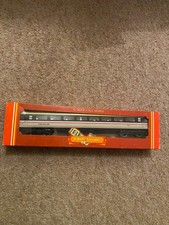 HORNBY R433 BRITISH RAIL MK3 INTERCITY 125 1st EXECUTIVE COACH 00 GAUGE RN 41121