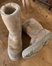 womens uggs beige camel suede