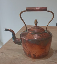 8 pint copper kettle  traditionally made with riveted brass handle