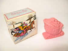 VINTAGE AVON COSMETICS WINTER RIDE SLEIGH SOAP BOXED AND UNUSED 120g CIRCA 1970s