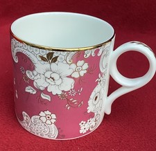 WEDGWOOD WONDERLUST RANGE ‘PINK ROCOCO’ DESIGN MUG 0.35L BONE CHINA  VGC
