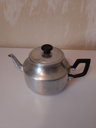 Traditional aluminium teapot - aluminium,