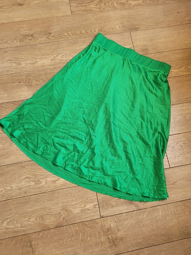 Villa emerald green silky midi - silky,