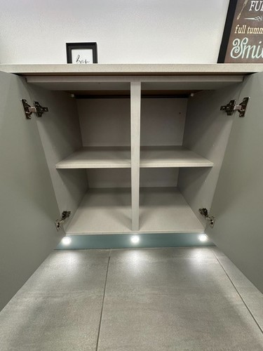 Kitchen base cabinet - base, linen