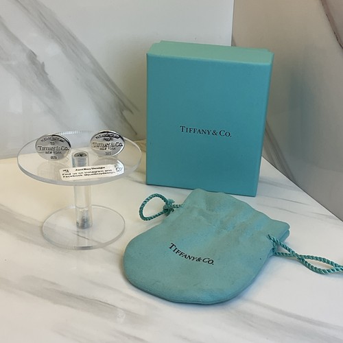 Tiffany return to - &,