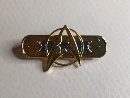 New star trek pin badge - star,