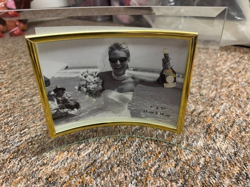 Curved glass frame - , x