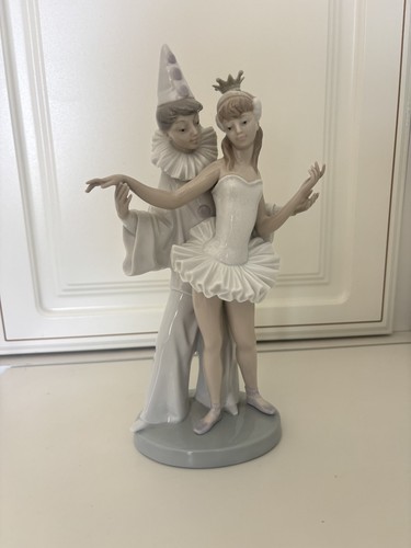 Lladro figurine carnival - figurine,